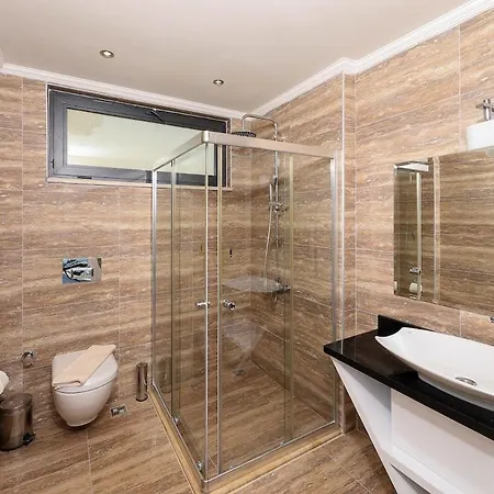 Luxury With Private Pool, Sea Views, And Sauna *
