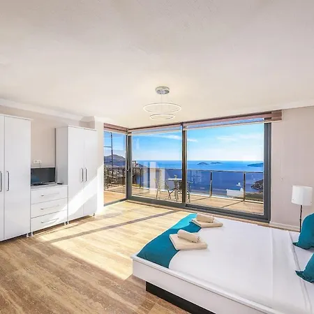 Luxury With Private Pool, Sea Views, And Sauna 카스