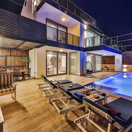 Luxury With Private Pool, Sea Views, And Sauna