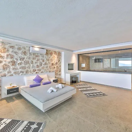 Luxury With Private Pool, Sea Views, And Sauna *